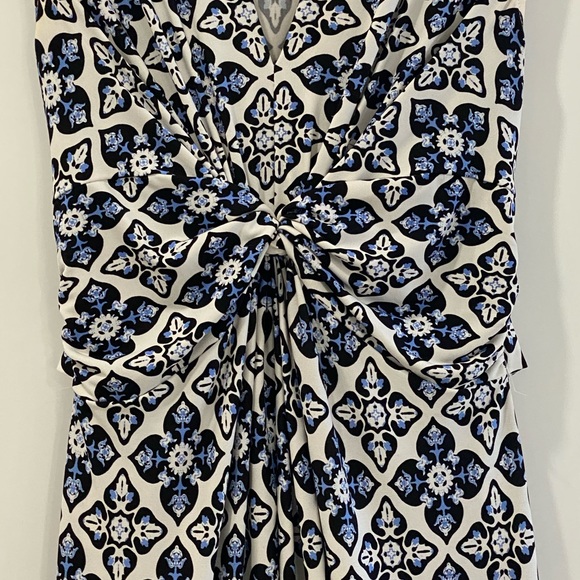 Pattern sleeveless dress - Picture 3 of 4